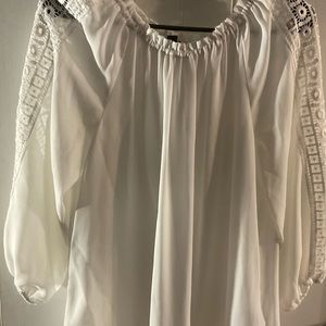 LN Zac & Rachel Sz M White Boho Long Sleeve Blouse
Crochet Tunic Top